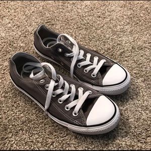 Women’s Converse size 7 / 24 cm
